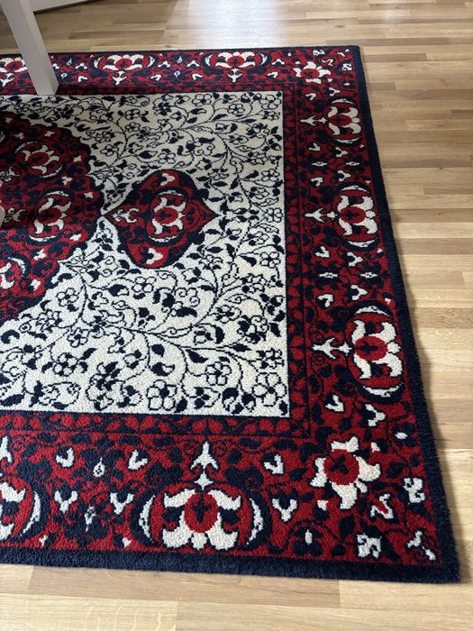 Продавам килим тип персийски - произведен в Сливен 201 х 294 см