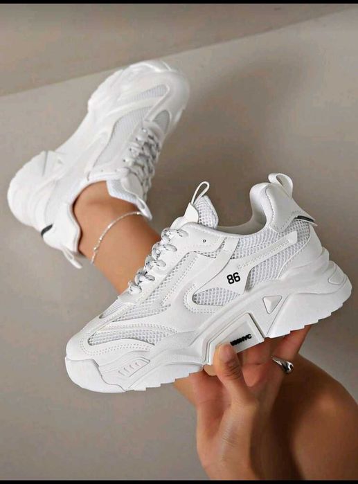 Дамски модели спортни обувки