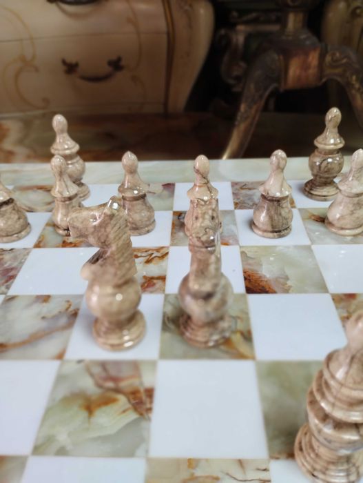 маса за шах - мрамор и дърво