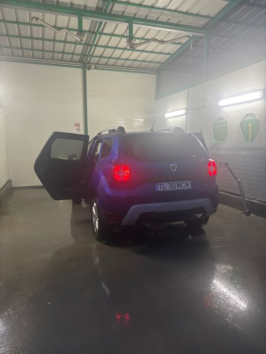Vând Dacia Duster