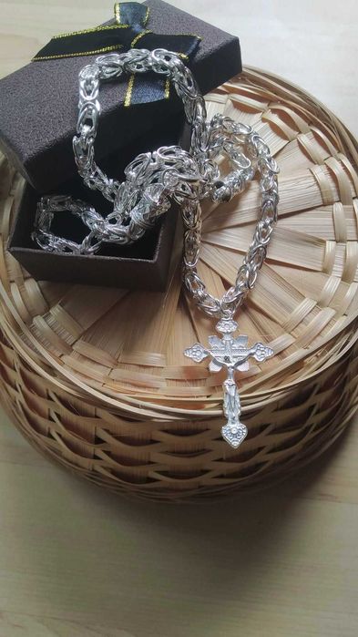 Чисто нов сребърен ланец, гривна-комплект за мъж/жена. В кутия.