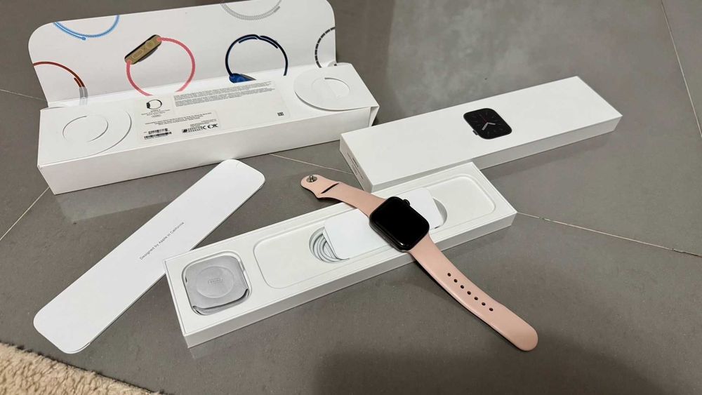 Apple Watch Series 6 - 44 mm