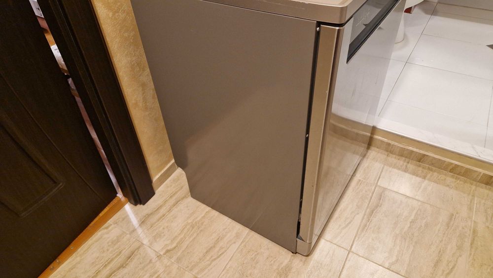 Стояща съдомиялна Wirpool