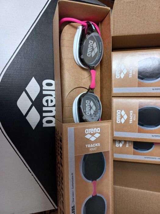 Продавам очила за плуване Арена Track огледални и неогледални