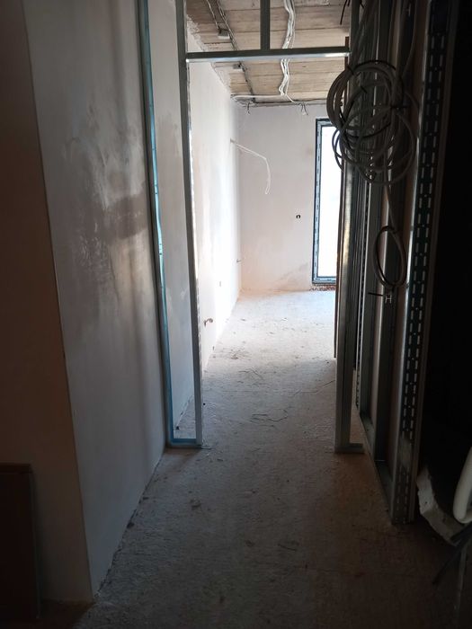 Три стаен апартамент с градинка