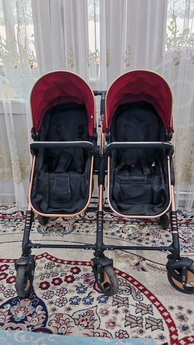 Продам двойную коляску для близнецов