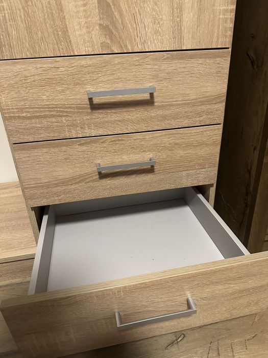 Vand Dulap :inaltime 180cm  latime 100cm