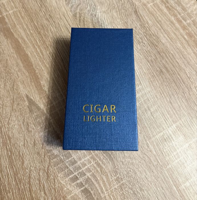 Газова ветроупорна метална запалка, за подарък.