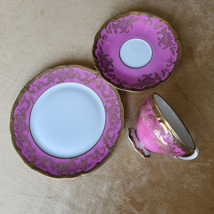 Продам антикварный чайный набор.