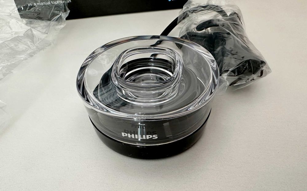 НОВО Оригинално Зарядно Philips CBA6001 за  Philips DiamondClean