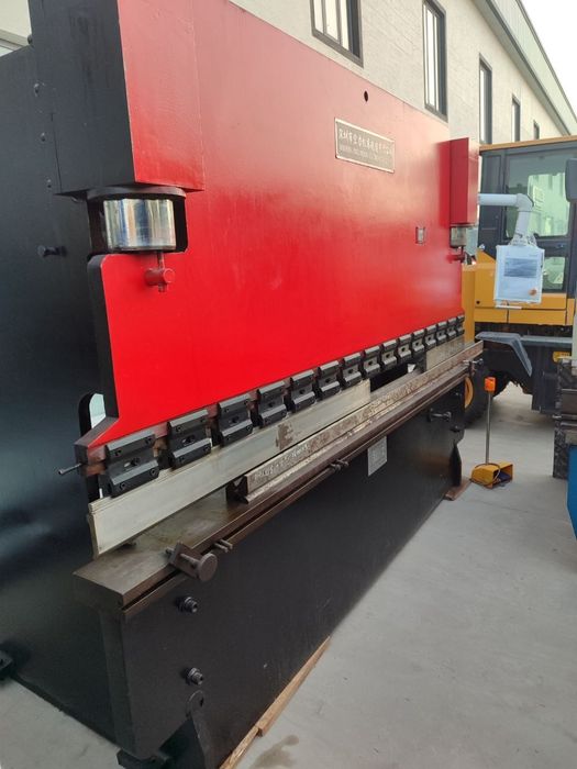 В наличие ЛИСТОСГИБ ЧПУ 125