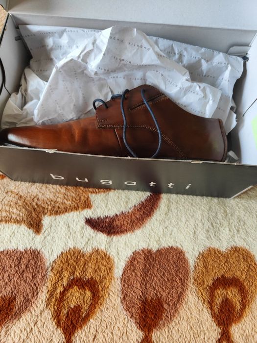 Pantofi noi Bugatti