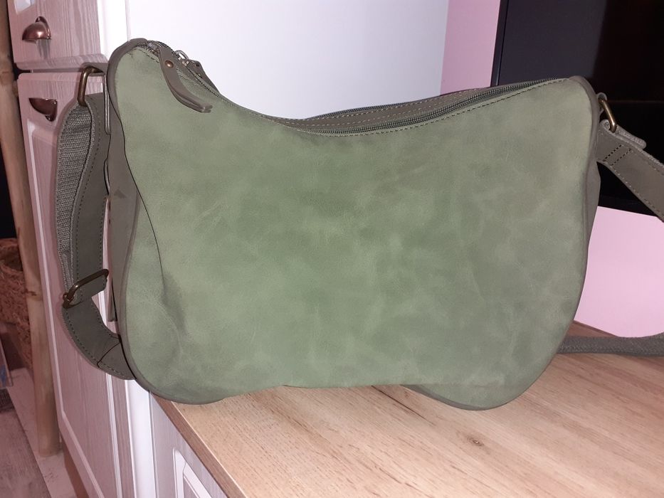 Дамски чанти в зелено и кафяво