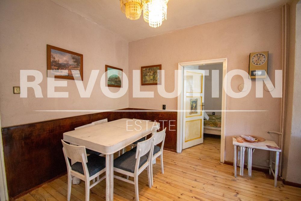 Дава се под наем Тристаен апартамент в София, Център - 90 кв.м за 1100 € - Снимка #1