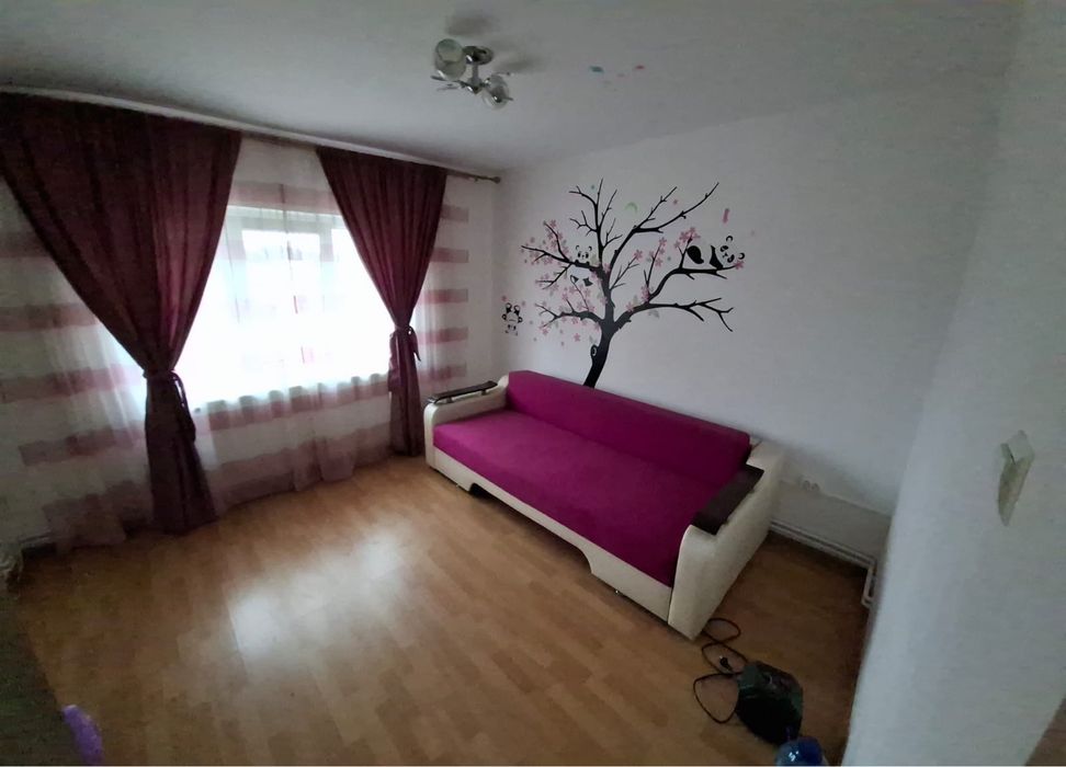 Inchiriez apartament 3 camere
