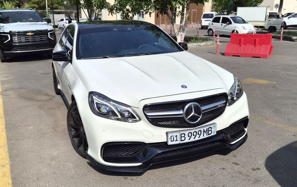 Mercedes Benz 212 AMG Biturbo 5.5L (M157) (4 Matic)