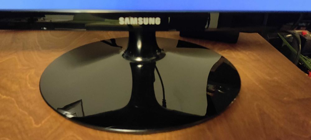 Samsung Full-HD LED- Монитор 24 инча