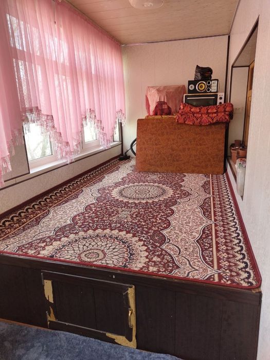 Срочна 3 хонали уй сотилади !!