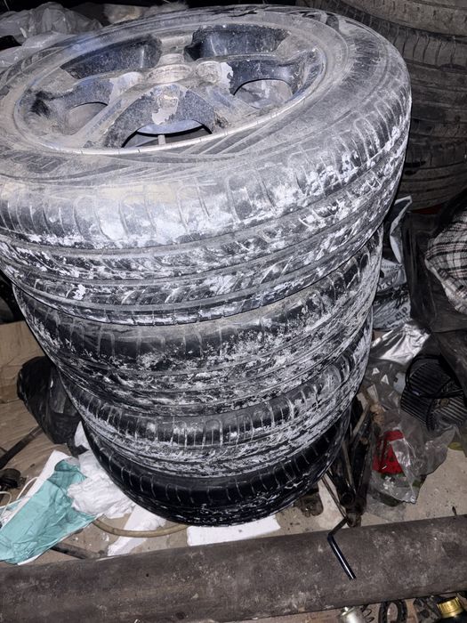 Продам шины на 14 4*100разболтовка