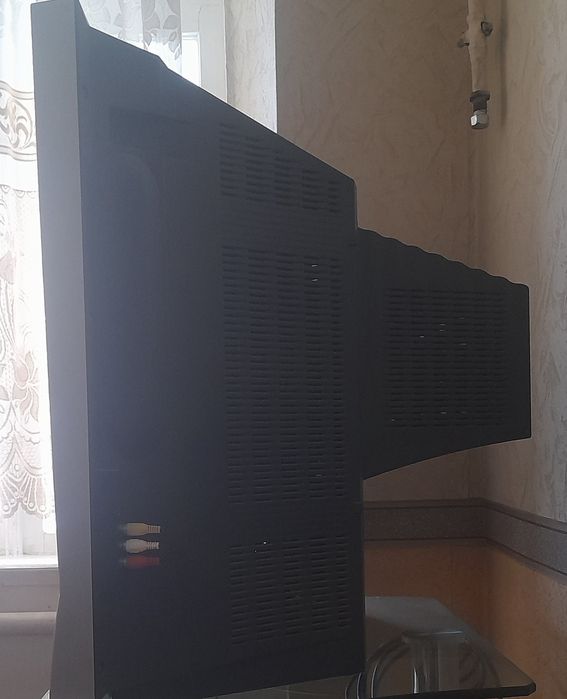 Televizor LG Flatron 27 dyum ekran