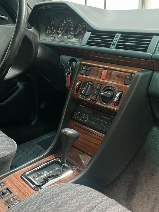 Mercedes-Benz 300 CE Coupé (W124)