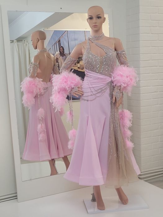 Vand Rochie de dans Standard. Nouă