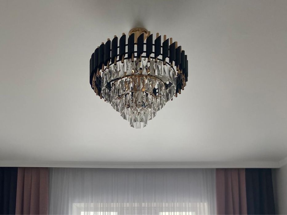 Срочно люстра сатылады.