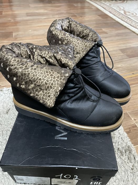 Продам сапоги угги дутики