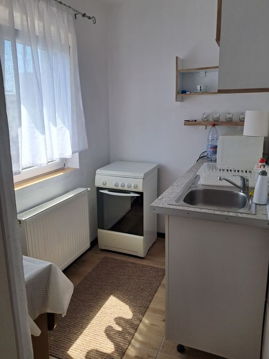 Proprietar, închiriez apartament cu o cameră
