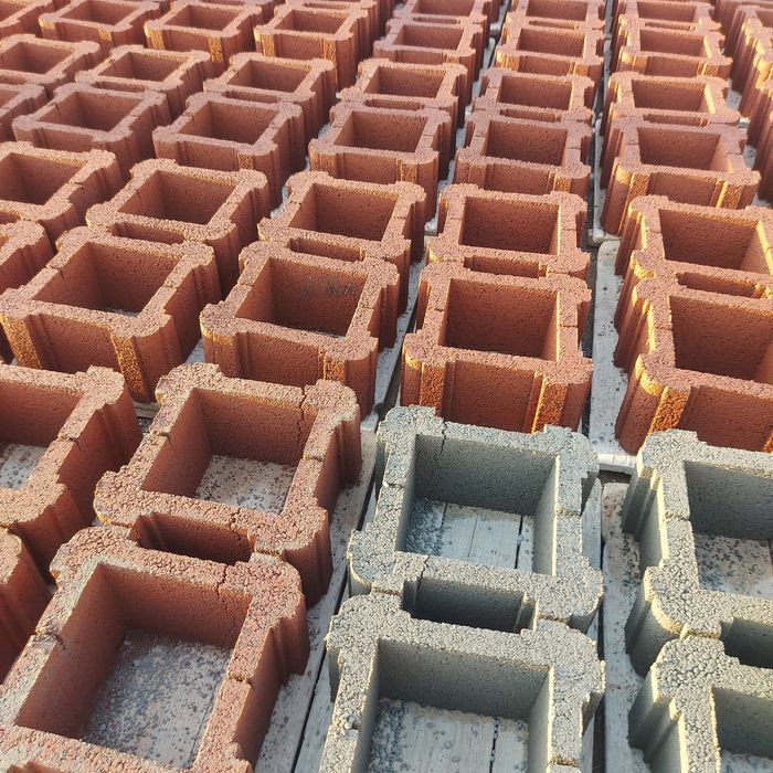 Квадрат тумбалар, колонналар