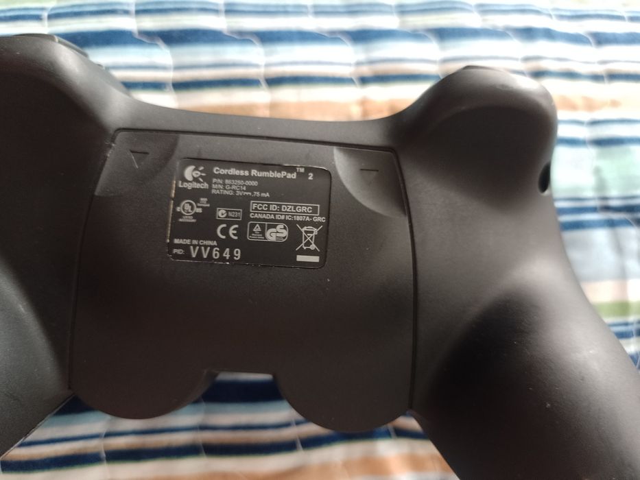 Joystick logitec stare foarte bună/schimb cu jocuri Xbox 360 , PS3,PS4