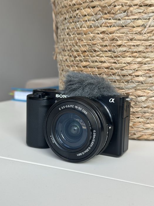 Sony ZV-E10 + 16-50 OSS