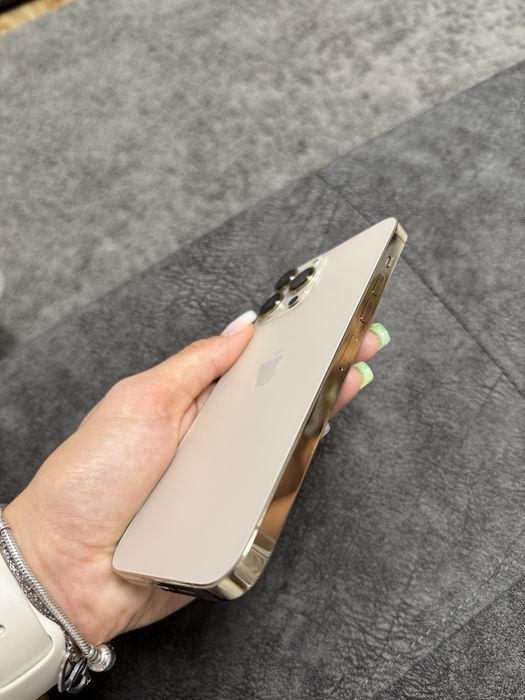 iPhone 13 Pro Max 128 GB Gold – Stare impecabilă + huse incluse