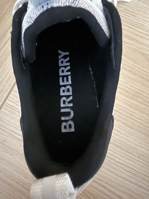 Burberry Sneakers - Unisex