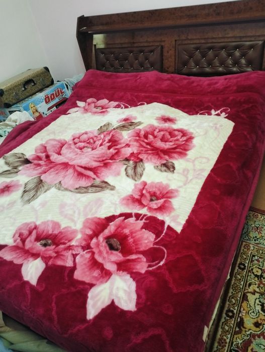 Продаётся Спальный гарнитур очень хорошем состояние.