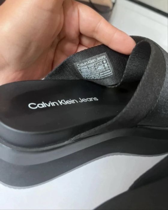 Calvin klein originali marime 37, aproape noi, stare impecabila.