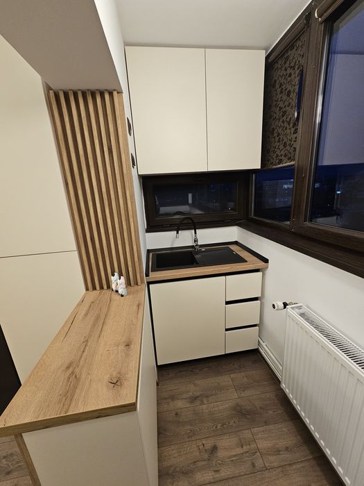 Închiriez apartament 3 camere langa Medicină