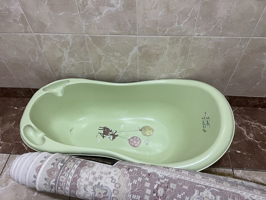 Детский тазик зеленого цвета