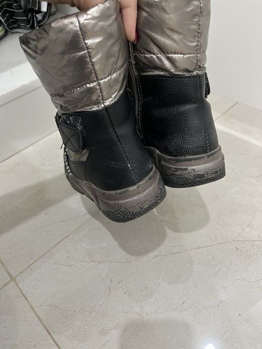 Ботинки зимние на девочку и одежда