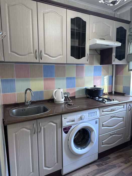 Продается б/у кухонный гарнитур