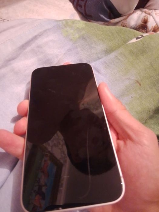 Обменяю айфон 13