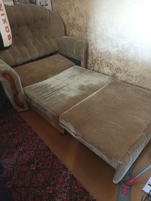 Диван-кровать б/у.