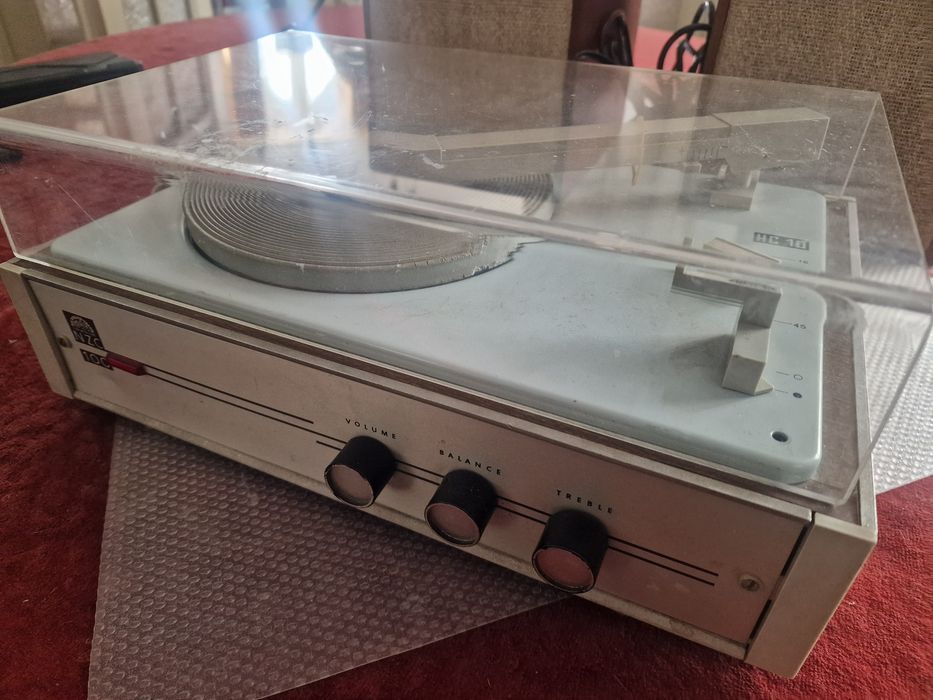 Pick-up Tesla defect cu 2 boxe romanesti, functionale