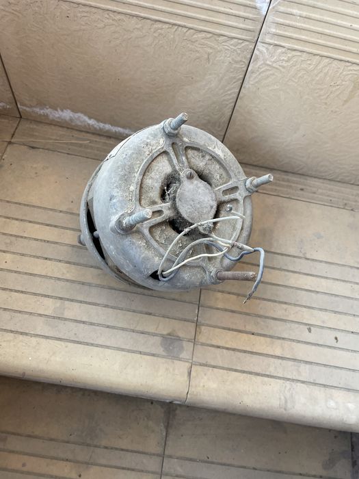 Elektron Mator sotiladi b/u