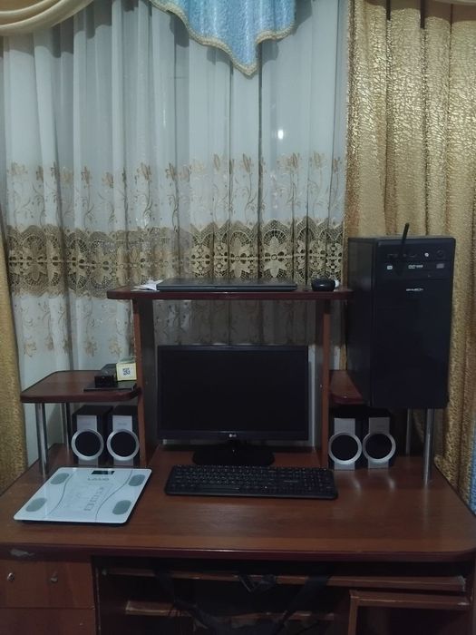 Продаётся компьютер+стол