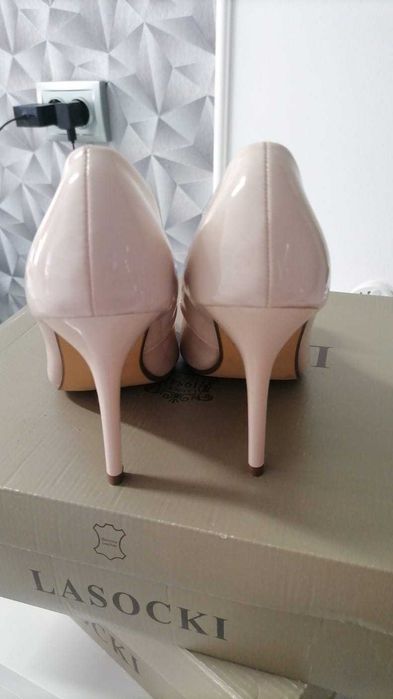 Pantofi lac marimea 38