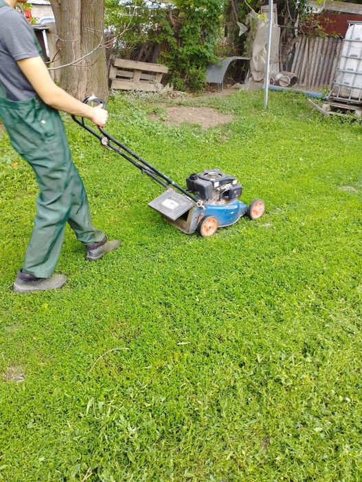 Продаётся газонакасилка