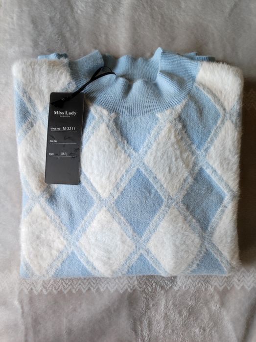 Дамски пуловер нов