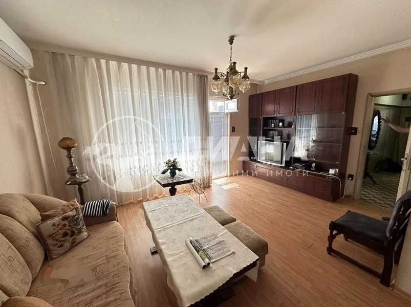 Продава се Тристаен апартамент в Пловдив, Център - 92 кв.м за 1392 €/кв.м - Снимка #3