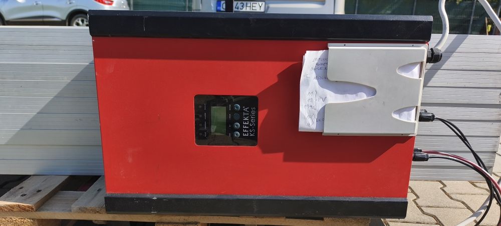 1 Invertor effekta +9 panouri solare +suporții